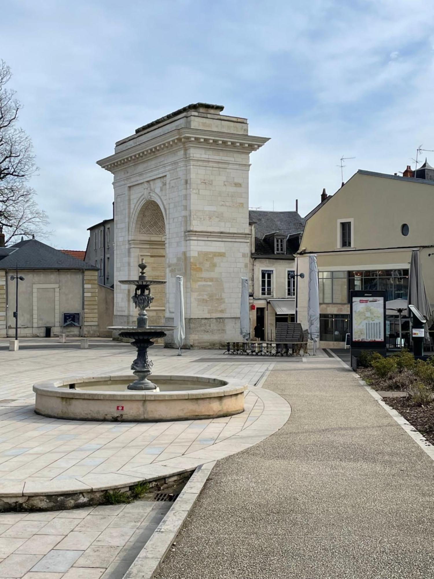 Hotel Des Ducs Nevers Exteriér fotografie
