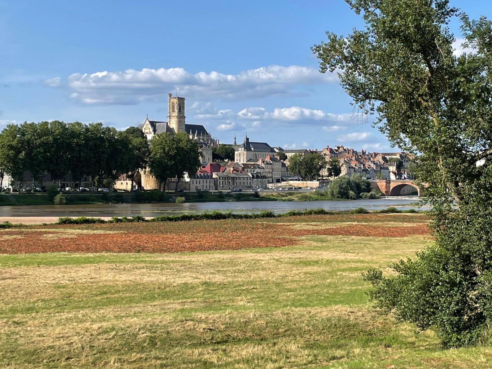 Hotel Des Ducs Nevers Exteriér fotografie